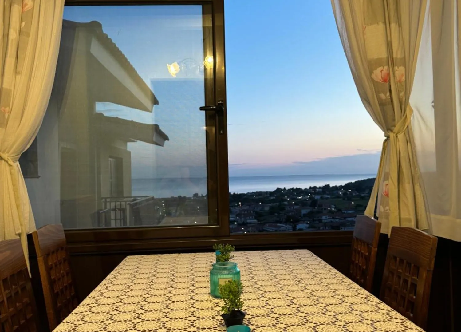 Nikiti Sunset Viewpoint Apartment